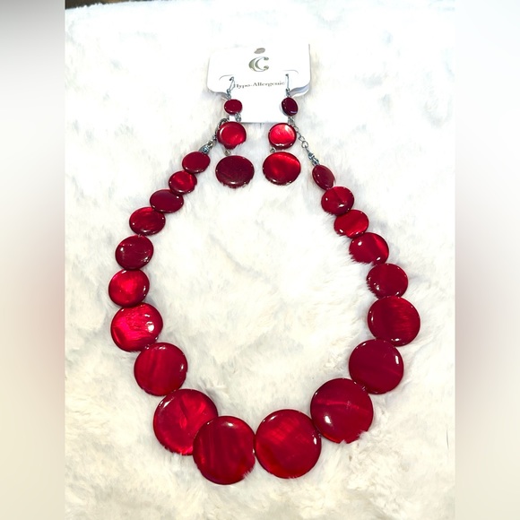 ❤NWT-Charming Charlie Statement Necklace & Earrings Set-Red❤ - Picture 1 of 8